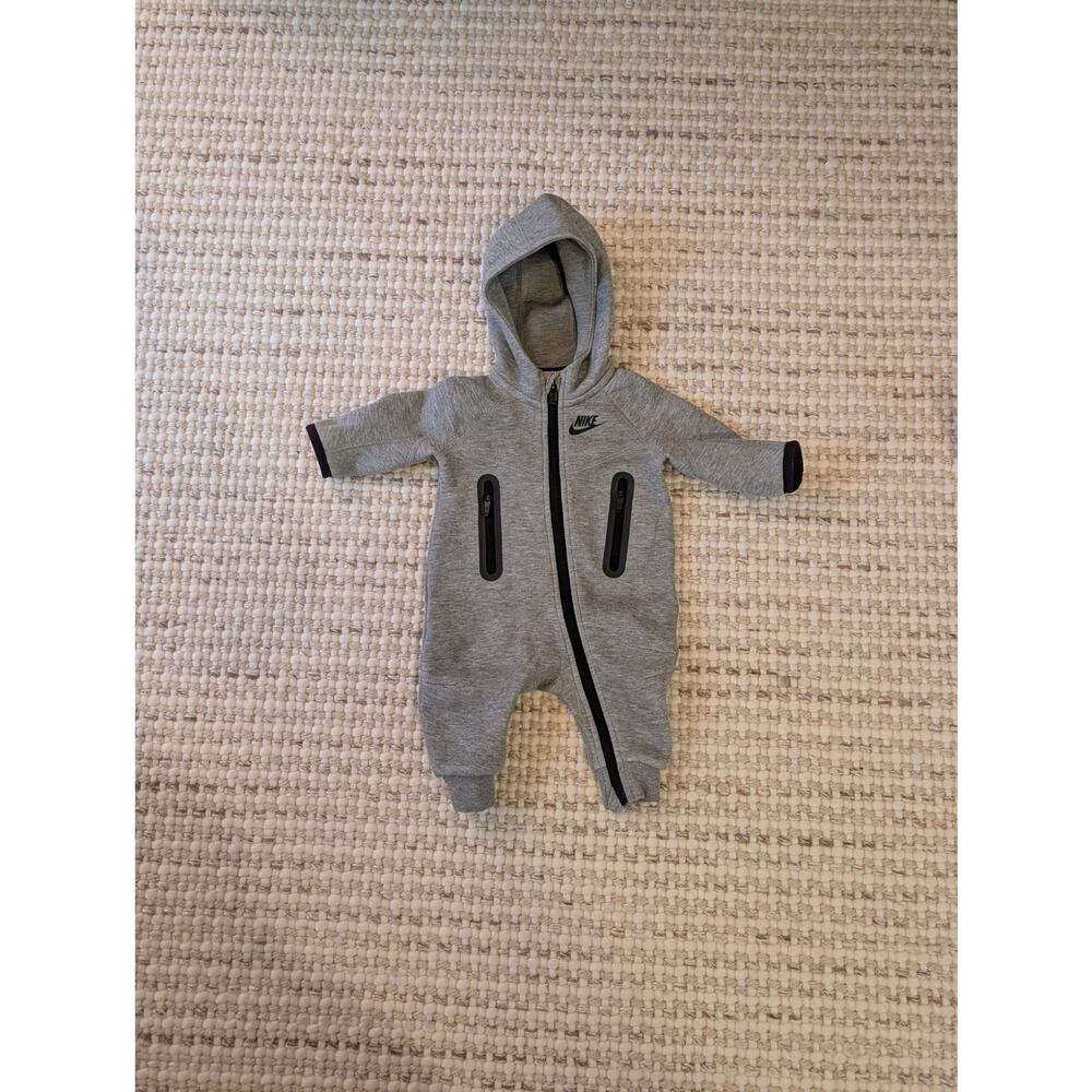 Nike Tech Fleece Baby Hooded Coverall | Size 3M | Dark Grey Heather
